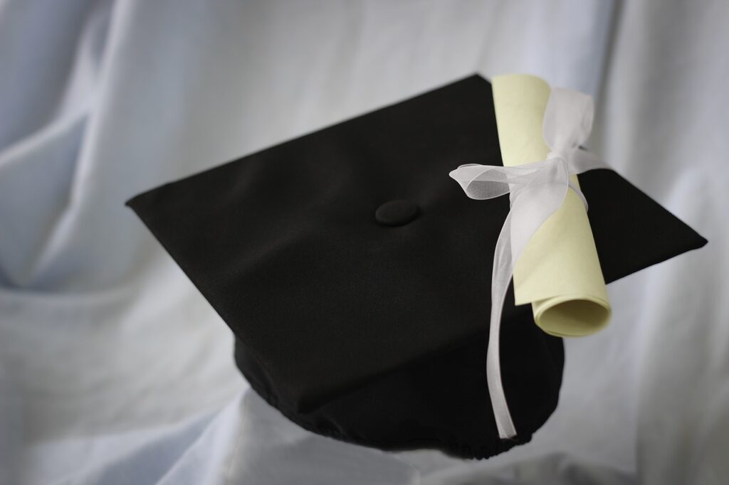 graduation, scroll, cap-2148715.jpg